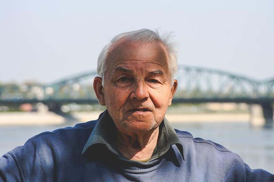 old-man-people-pensioner-wrinkles-old-age-senior-gray-hair-portrait