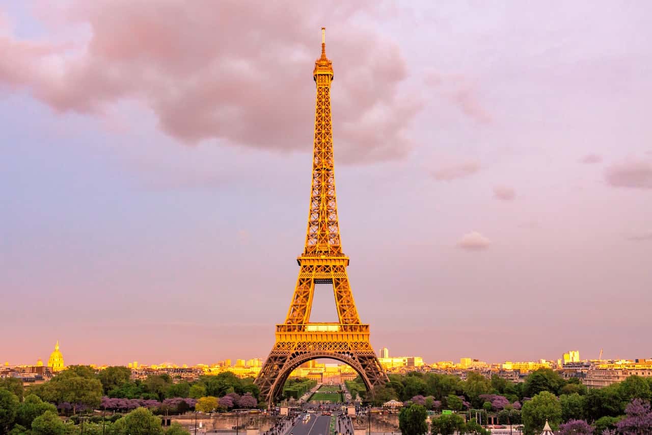 photo-of-eiffel-tower-739407