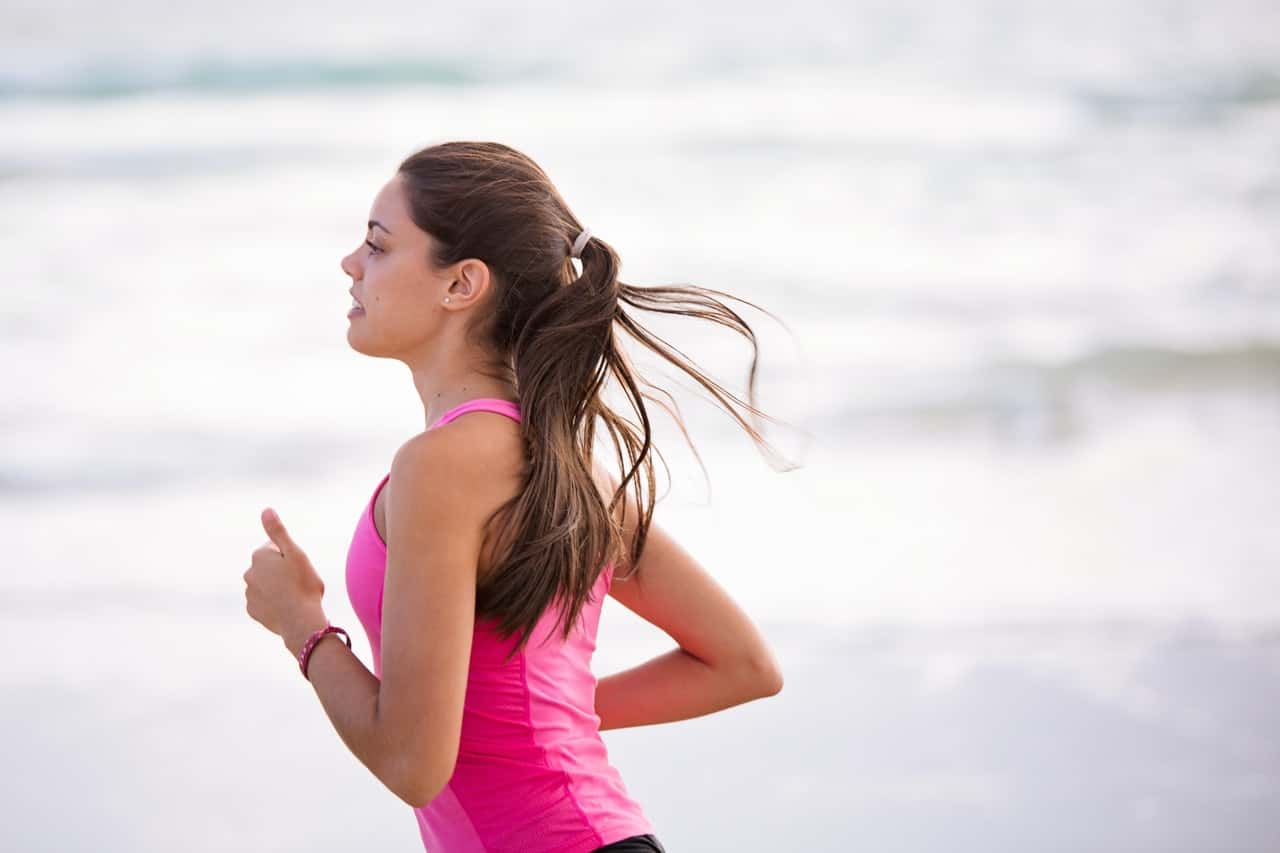 selective-focus-photography-of-woman-in-pink-shirt-1199590