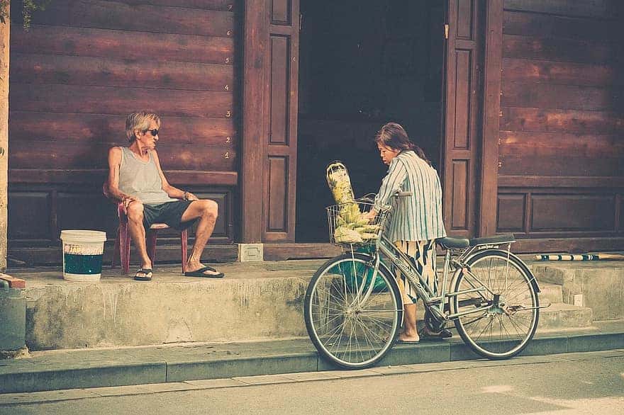 streets-talk-people-outdoors-lifestyle-person-travel-call-old