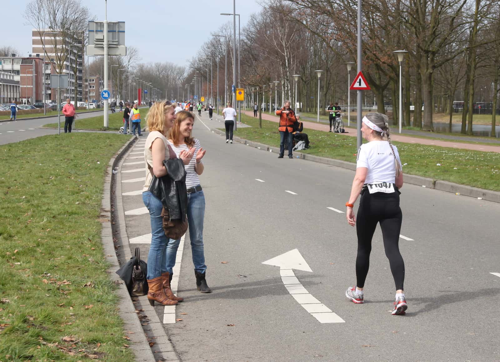 Old_running_woman_marathon