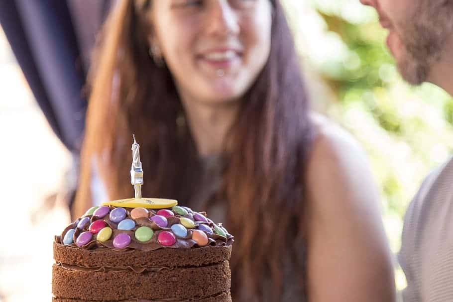 birthday-birthday-cake-blur-blurred-background