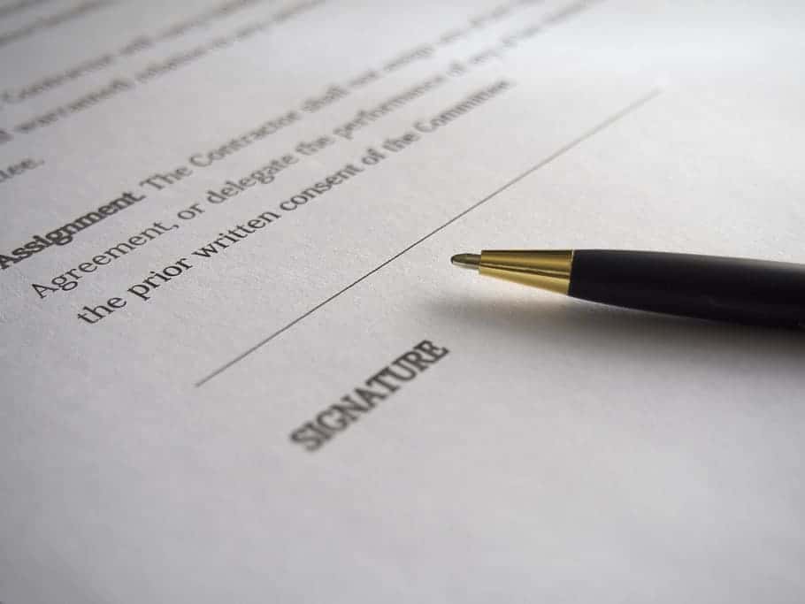 business-signature-contract-document