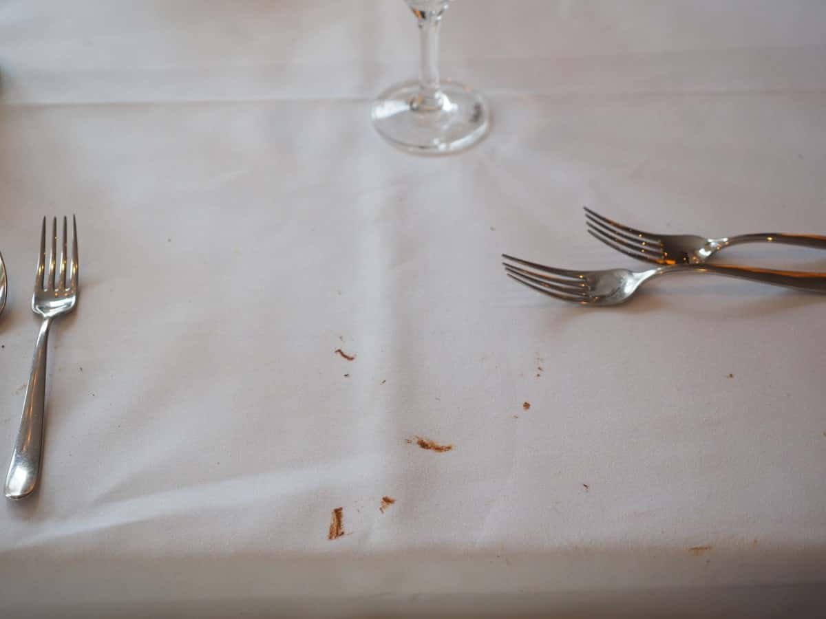 dirty_stains_chocolate_chocolate_reste_table_kleckerei_blob_daub-657110