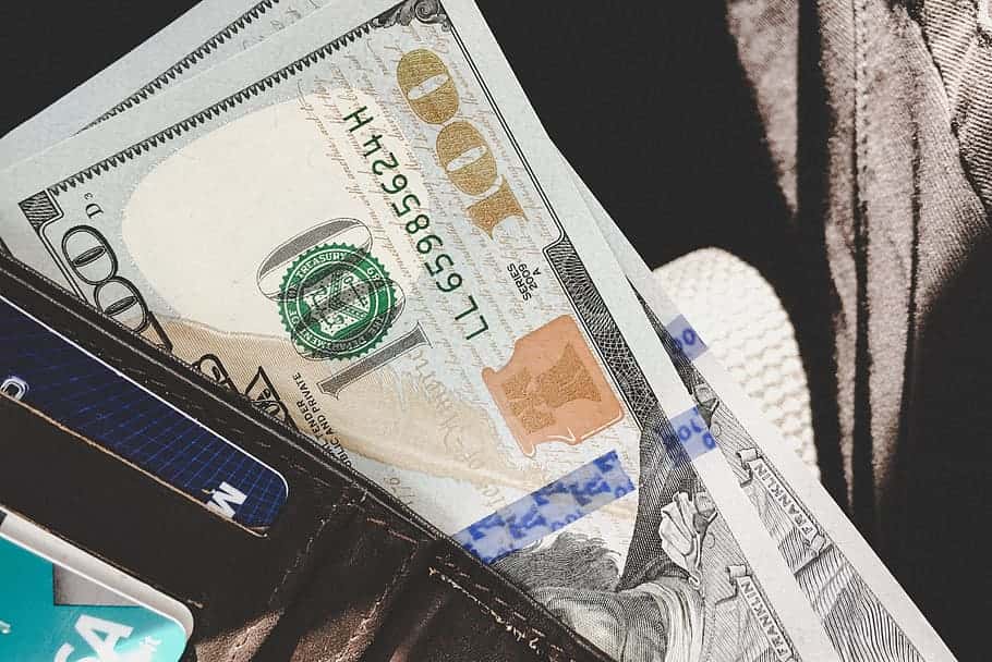 dollars-bills-money-cash