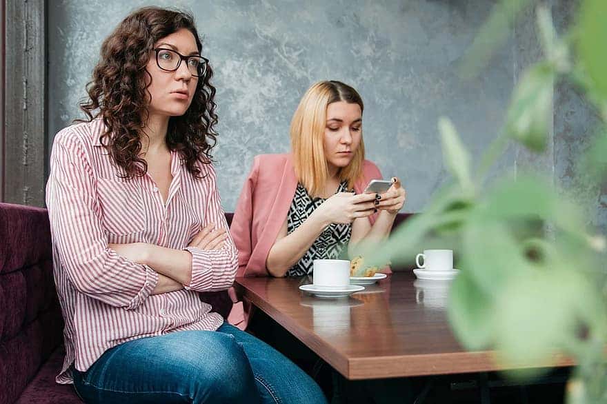 girls-women-girlfriend-beautiful-cafe-coffee-young-communication-friendship