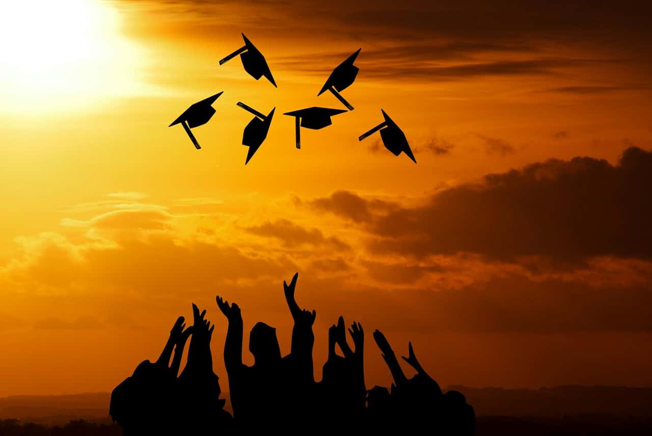 graduation-3649717_1280