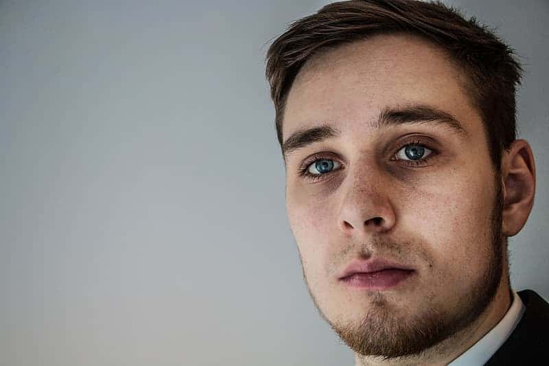 man-in-black-crew-neck-shirt