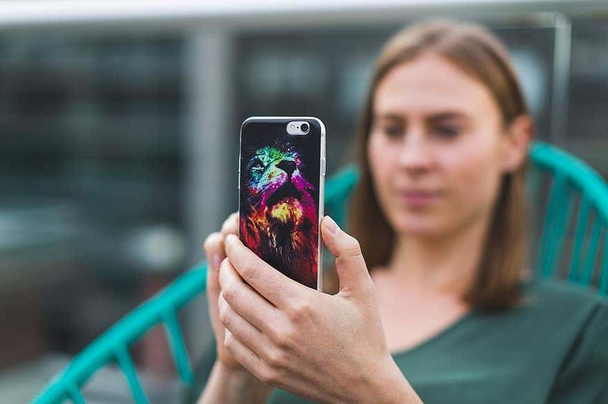 people-woman-phone-camera