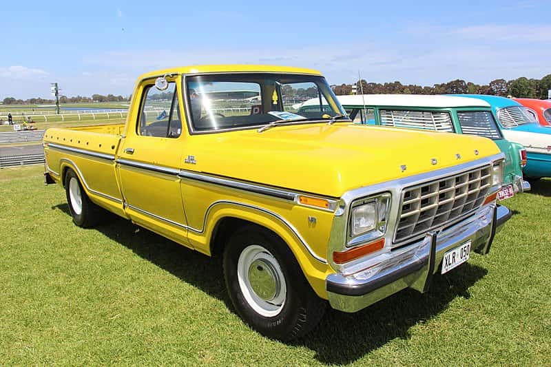 800px-1979_Ford_F100_Custom_Pickup_(30572182090)