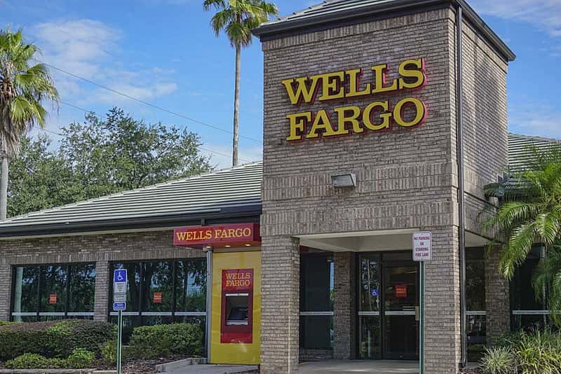 800px-Wells_Fargo_Bank